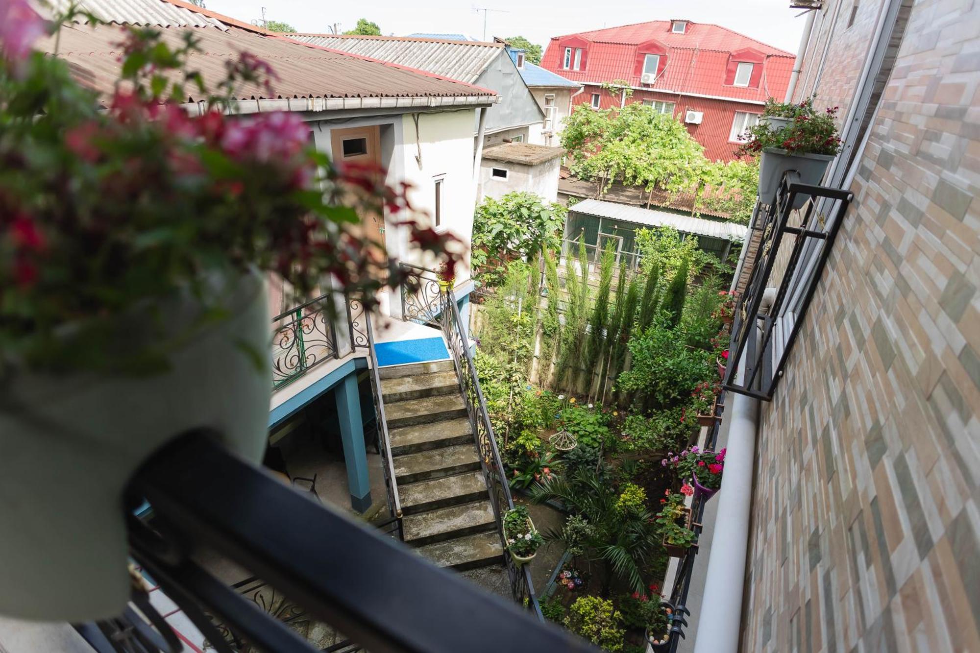 Guest House Ocean Force Батуми Экстерьер фото