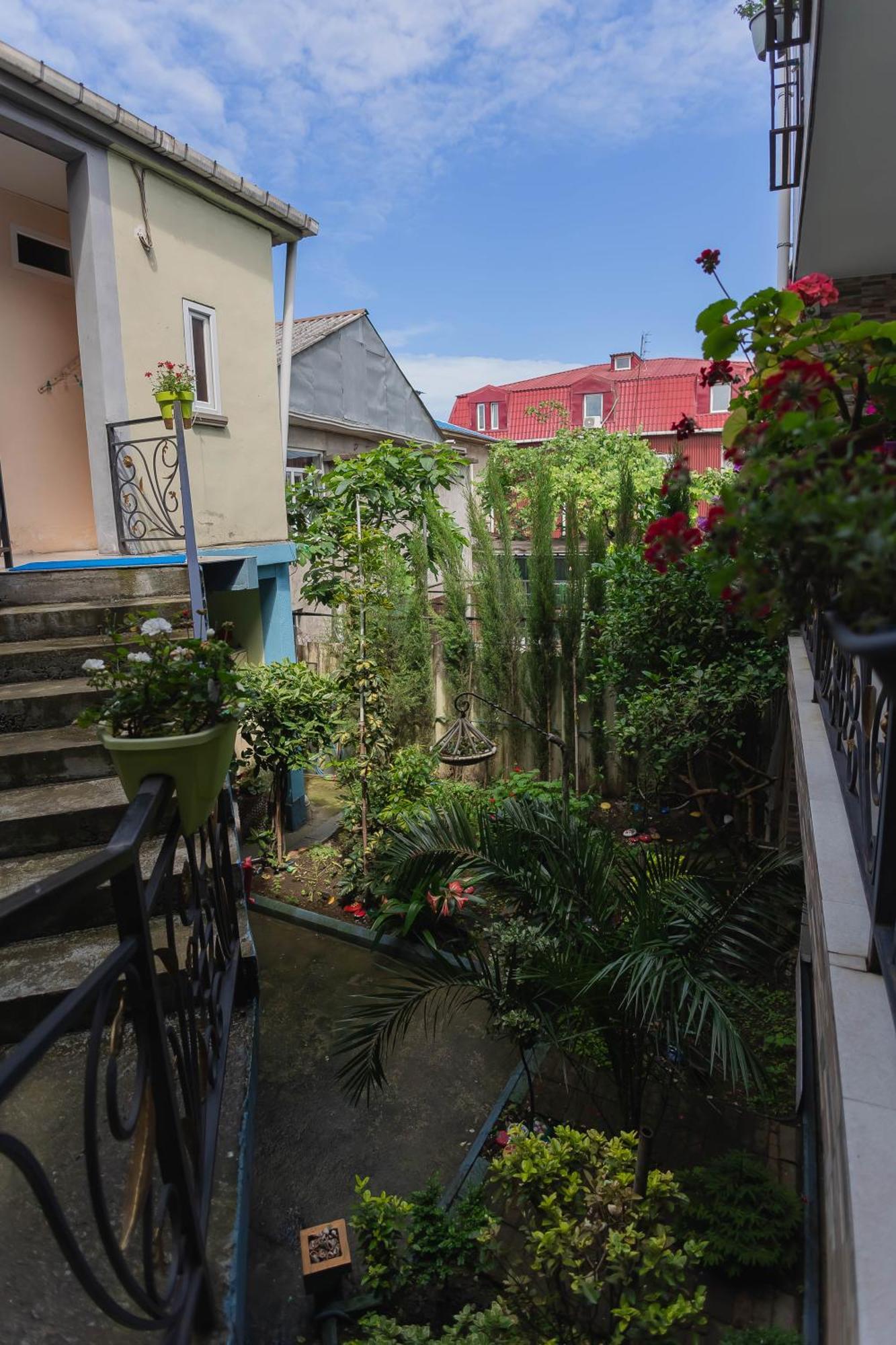 Guest House Ocean Force Батуми Экстерьер фото