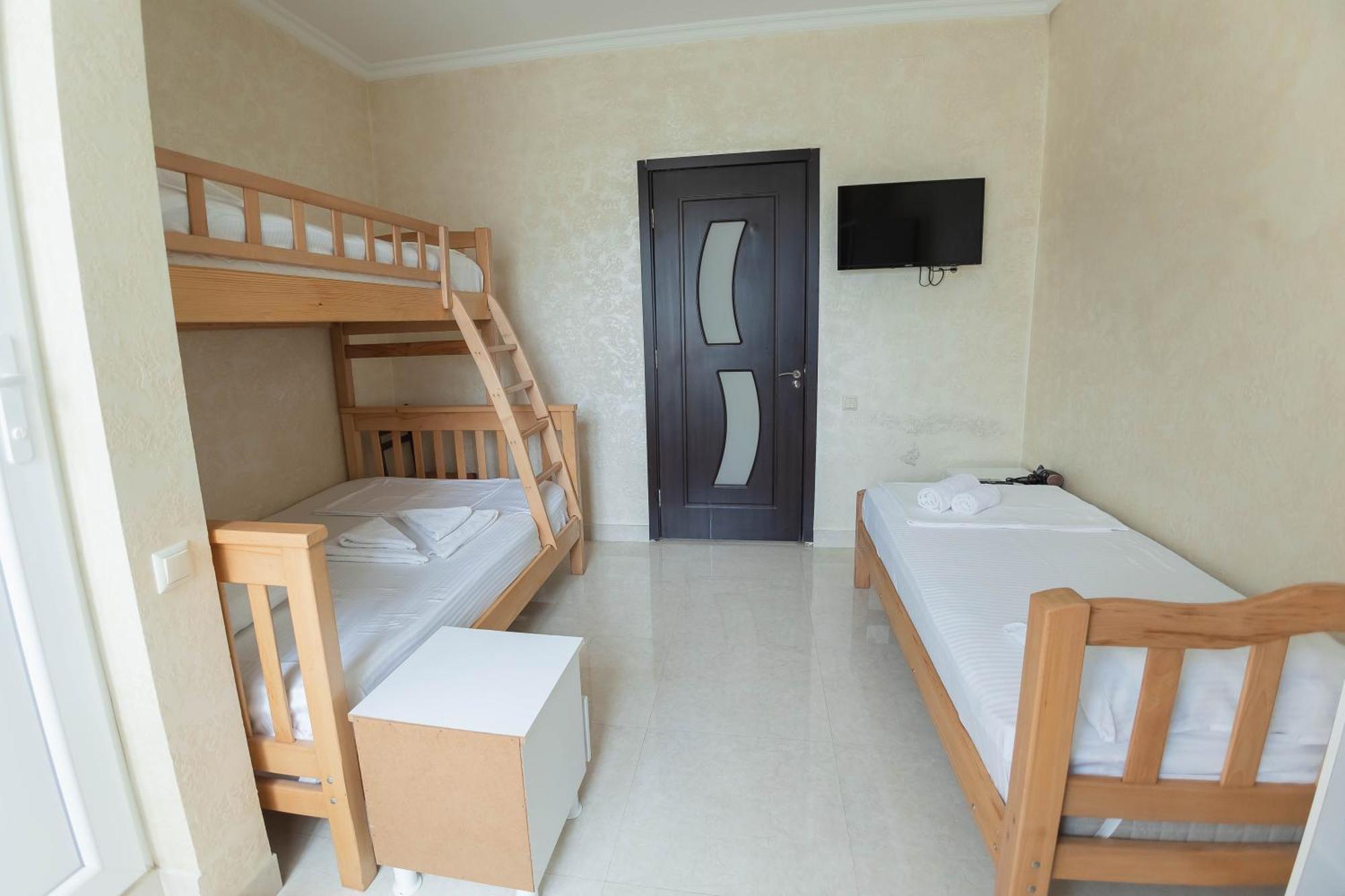 Guest House Ocean Force Батуми Экстерьер фото